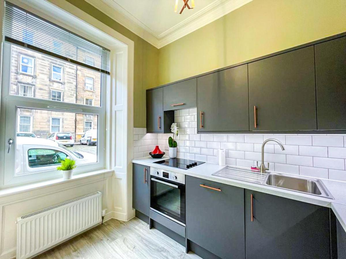 Desirable 2 Bed Apt Near Edinburgh Castleアパートメント エクステリア 写真