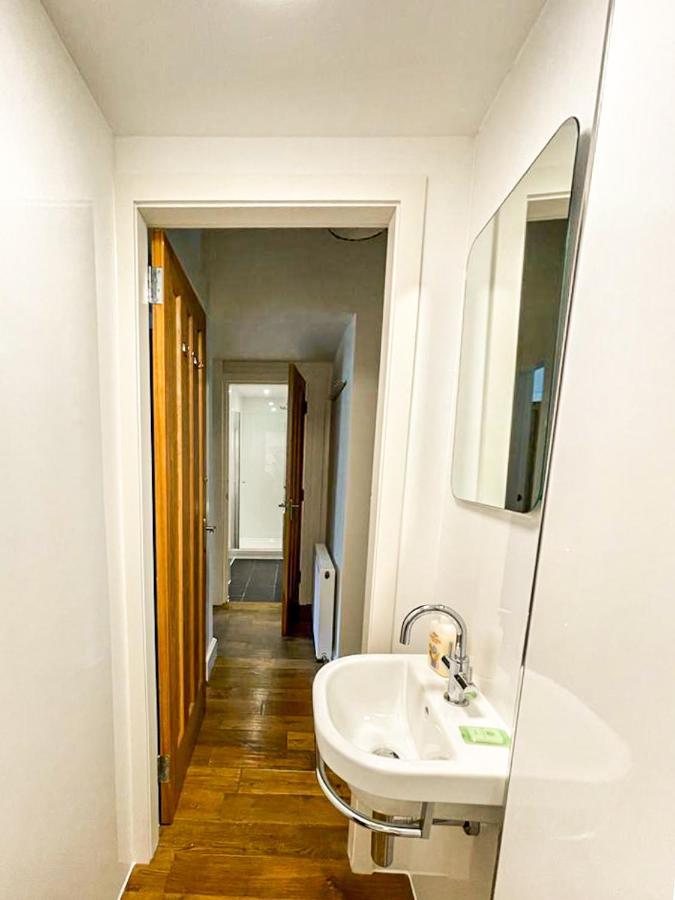 Desirable 2 Bed Apt Near Edinburgh Castleアパートメント エクステリア 写真